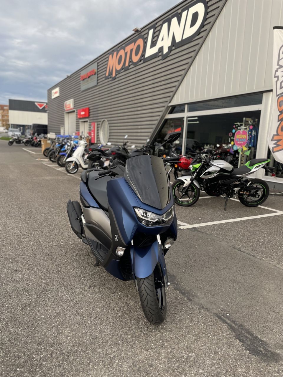 YAMAHA NMAX 125 4