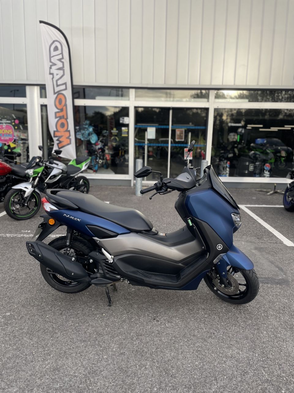 YAMAHA NMAX 125 4