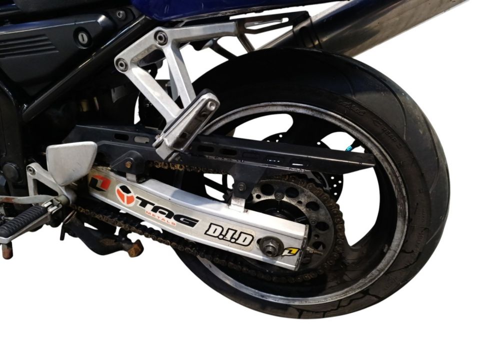 YAMAHA FZ6 600 FAZER 4