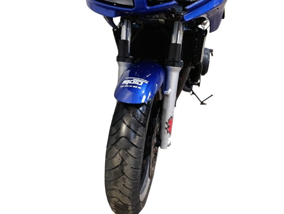 YAMAHA FZ6 600 FAZER 4