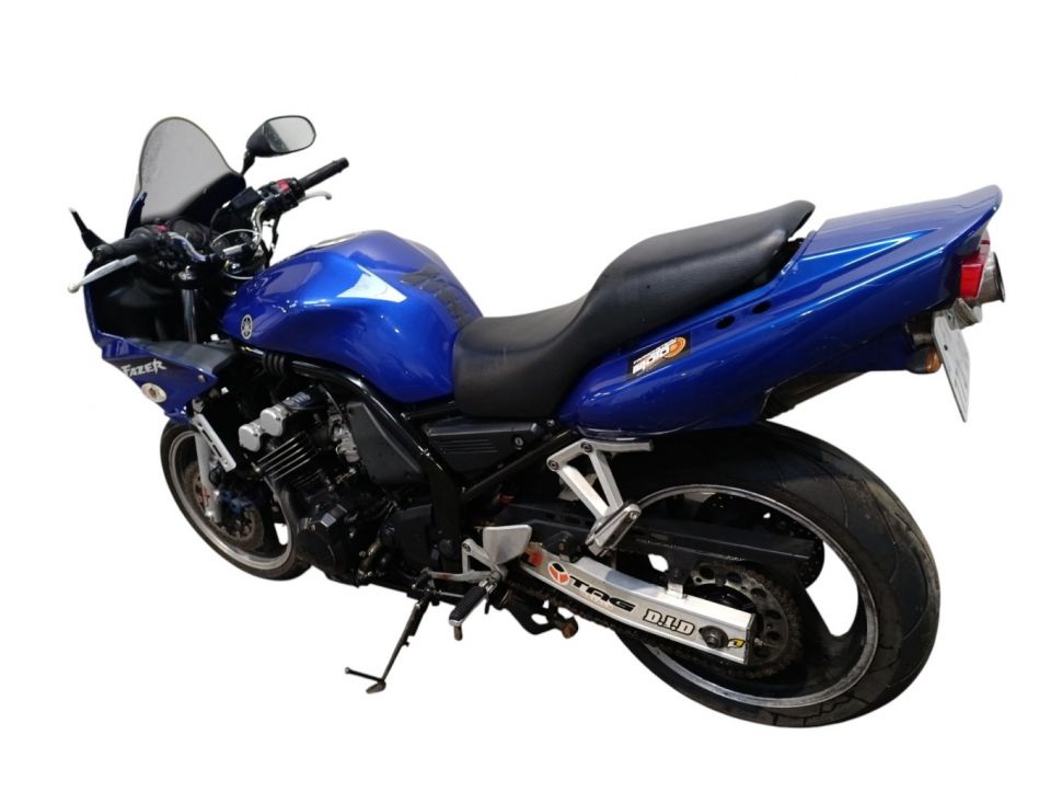 YAMAHA FZ6 600 FAZER 4