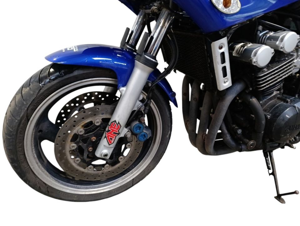 YAMAHA FZ6 600 FAZER 4