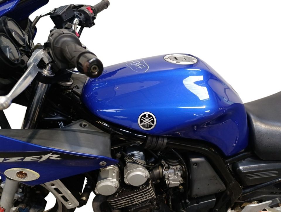YAMAHA FZ6 600 FAZER 4