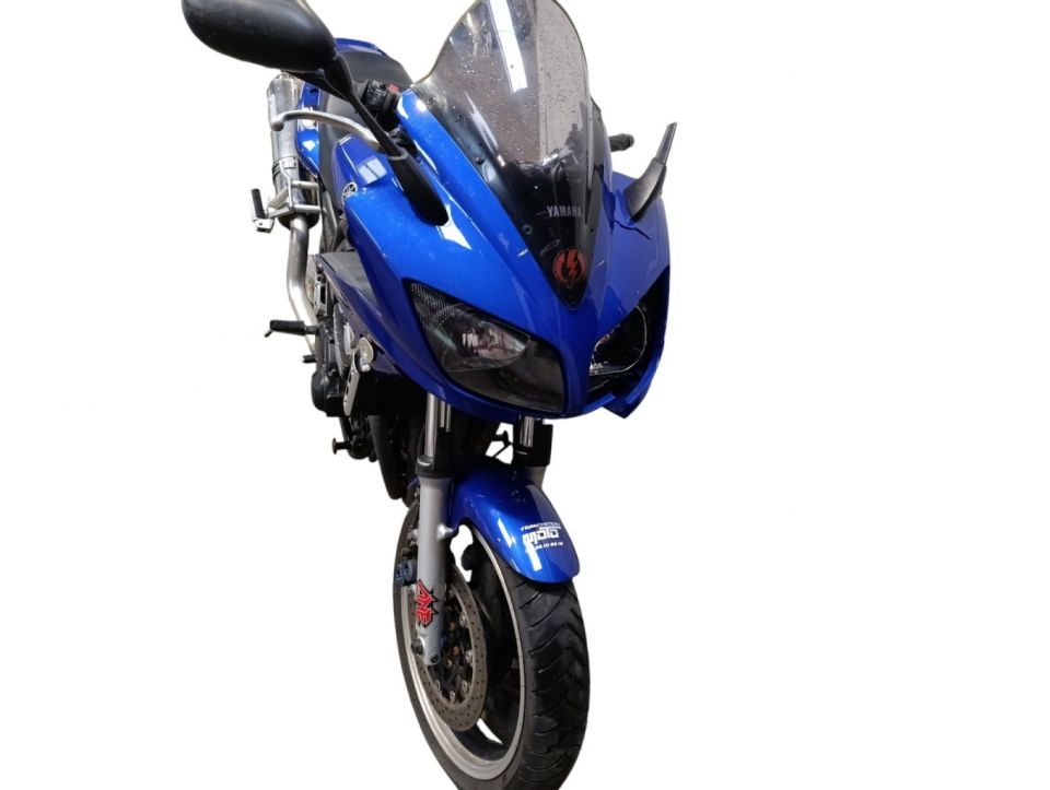 YAMAHA FZ6 600 FAZER 4