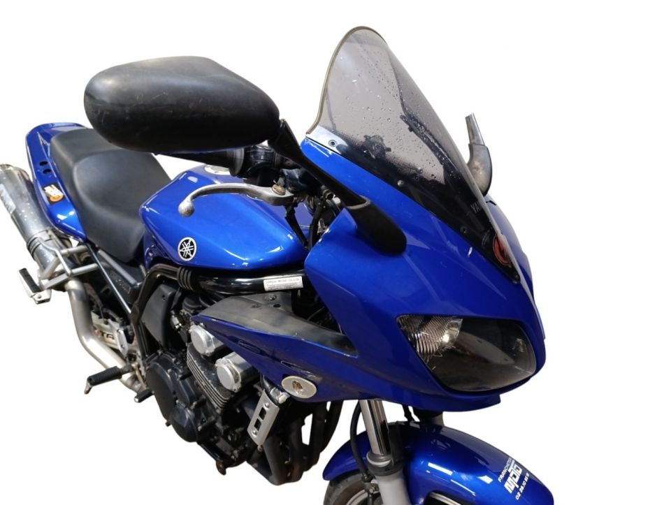 YAMAHA FZ6 600 FAZER 4