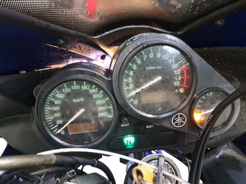 YAMAHA FZ6 600 FAZER 4