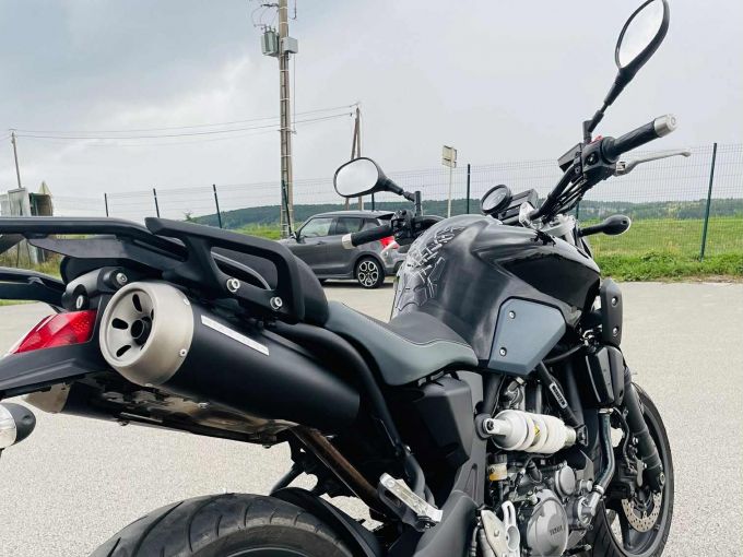 YAMAHA MT-03 4