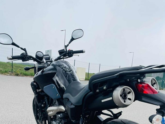 YAMAHA MT-03 4