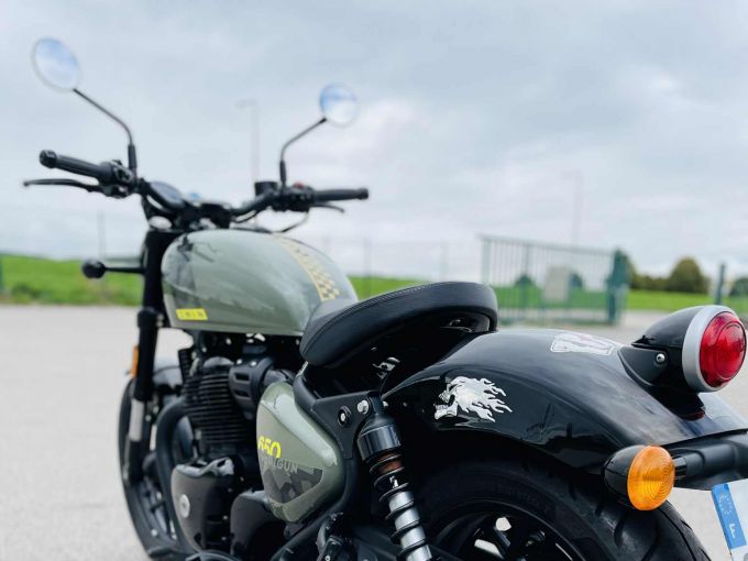 ROYAL ENFIELD SHOTGUN 650 4
