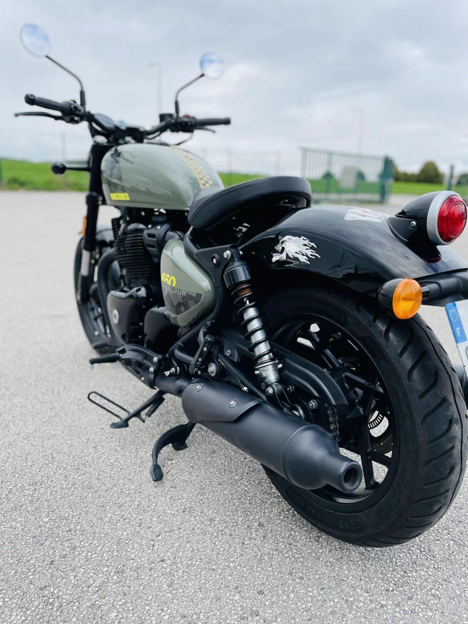 ROYAL ENFIELD SHOTGUN 650 4