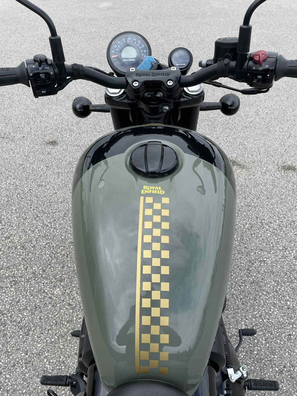 ROYAL ENFIELD SHOTGUN 650 4