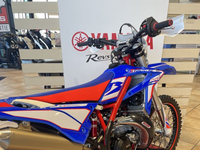BETA XTRAINER 300 4