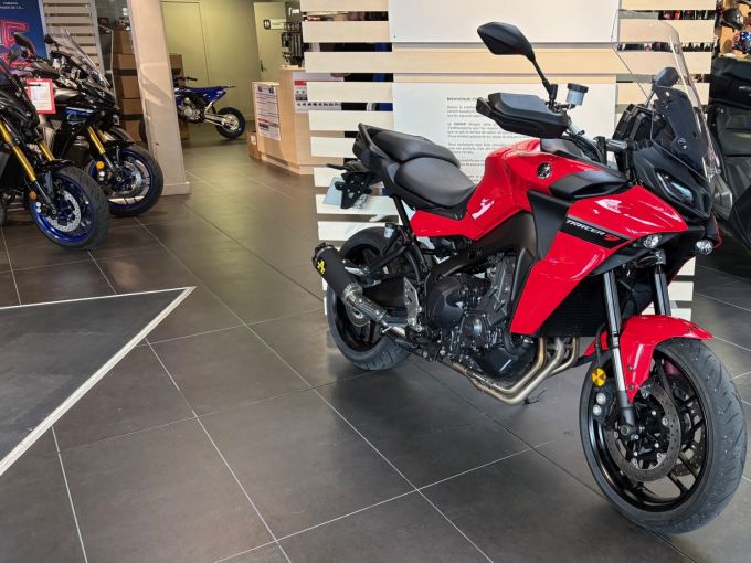 YAMAHA TRACER 9 4
