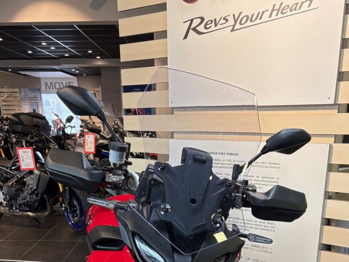 YAMAHA TRACER 9 4