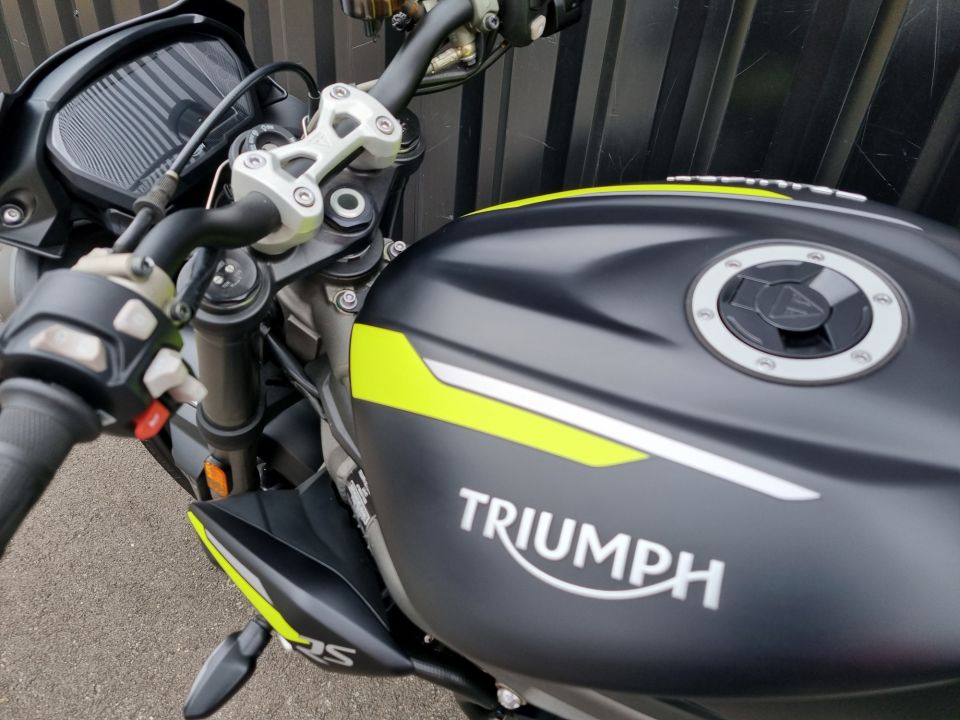 TRIUMPH STREET TRIPLE 765 RS 4