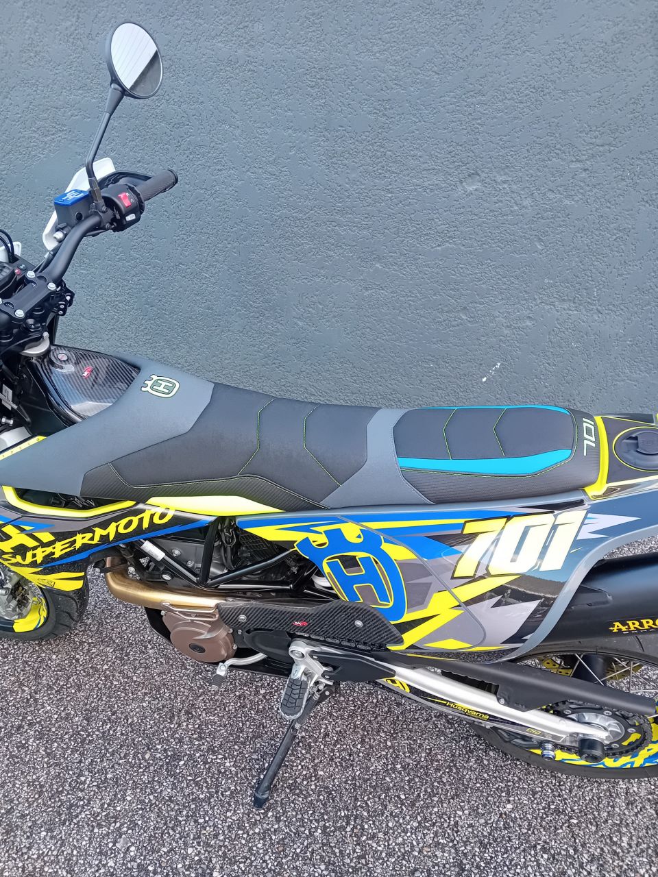 HUSQVARNA 701 SUPERMOTO 4
