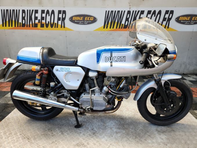 DUCATI 900 SS 4