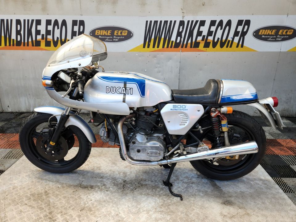 DUCATI 900 SS 4