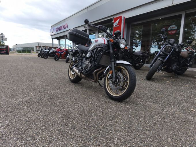 YAMAHA XSR 700 XTRIBUTE 4