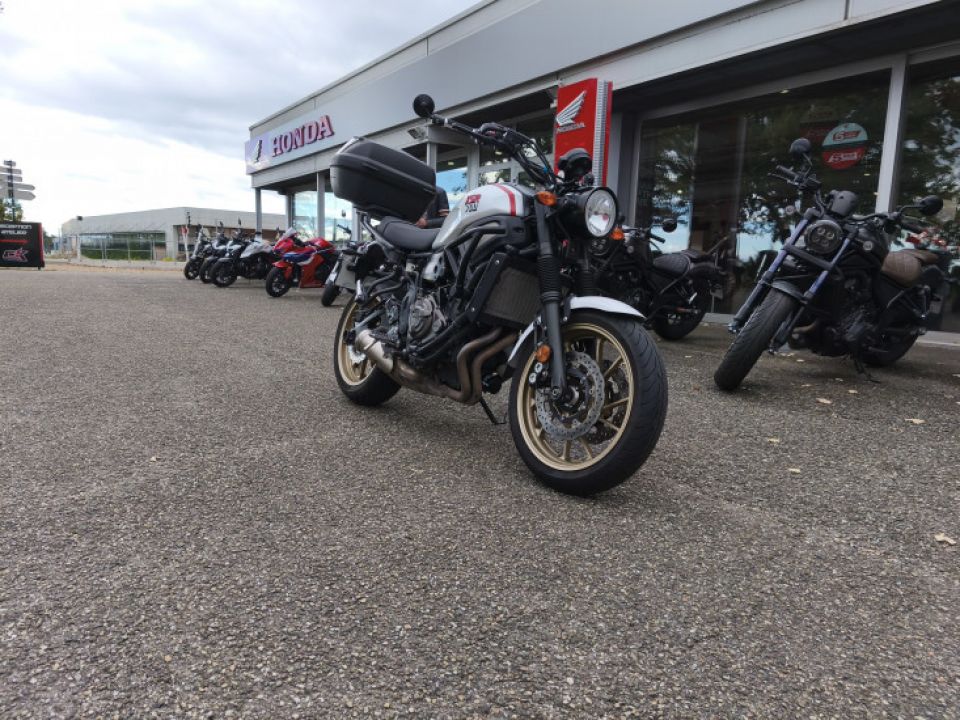 YAMAHA XSR 700 XTRIBUTE 4