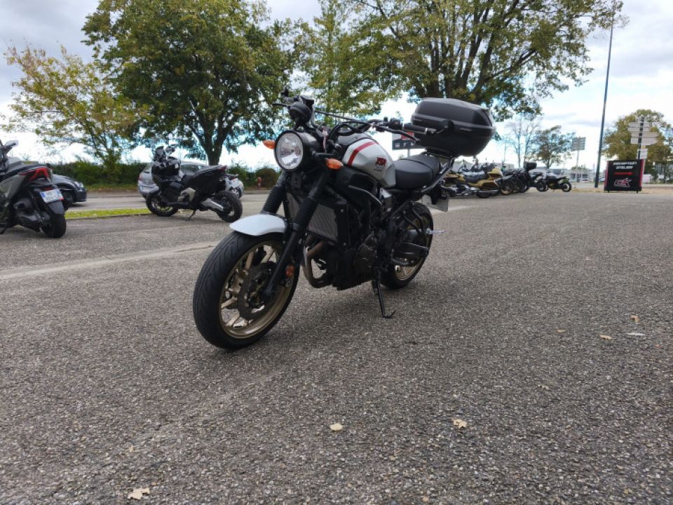 YAMAHA XSR 700 XTRIBUTE 4