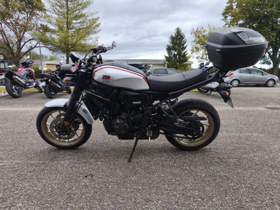 YAMAHA XSR 700 XTRIBUTE 4