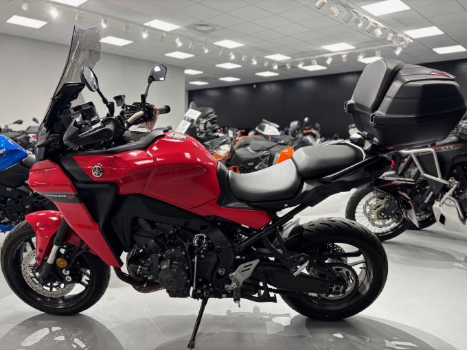 YAMAHA TRACER 9 4