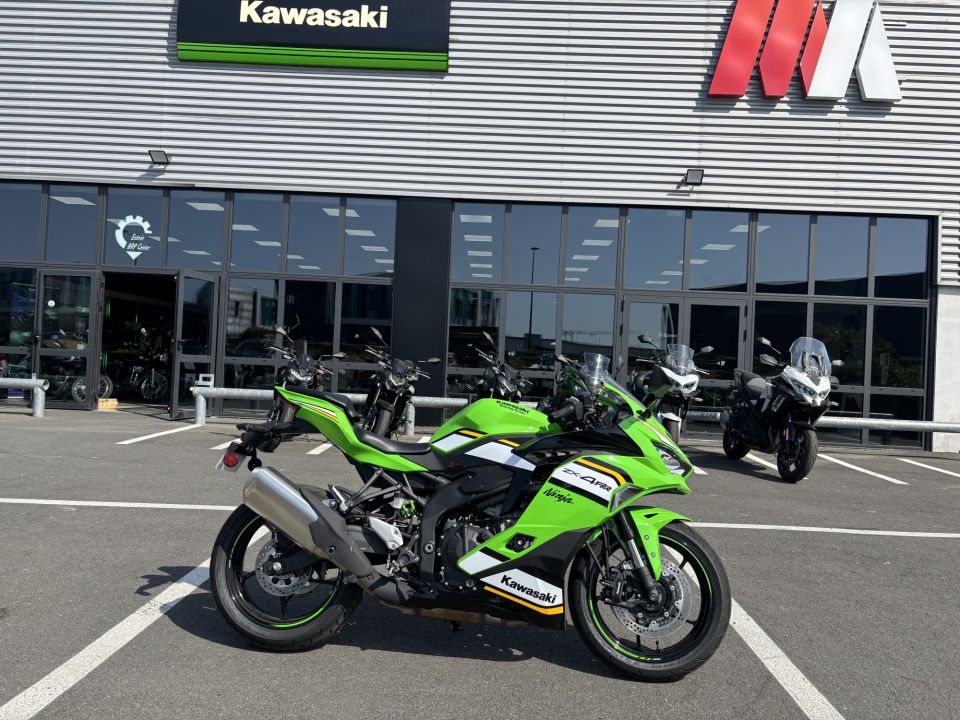 KAWASAKI Ninja ZX-4RR 4