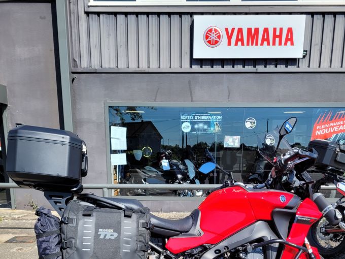 YAMAHA TRACER 9 4