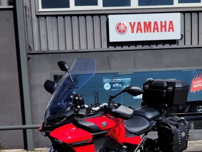 YAMAHA TRACER 9 4