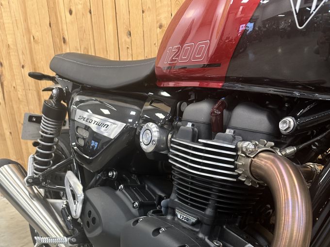 TRIUMPH SPEED TWIN 1200 4