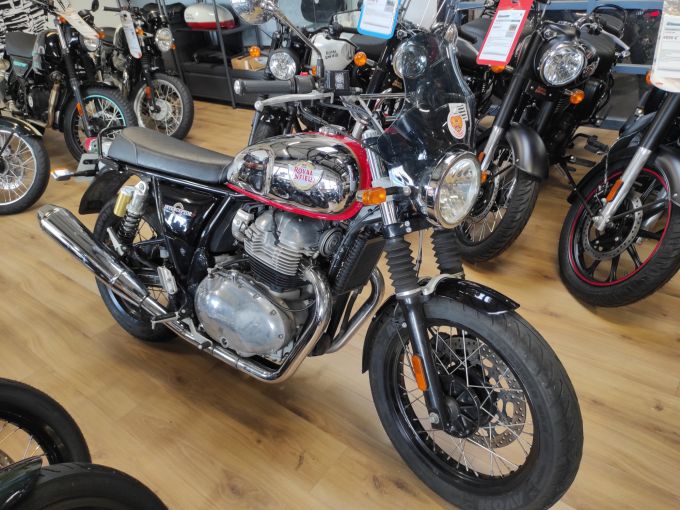 ROYAL ENFIELD INTERCEPTOR 4