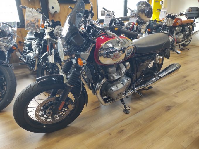ROYAL ENFIELD INTERCEPTOR 4