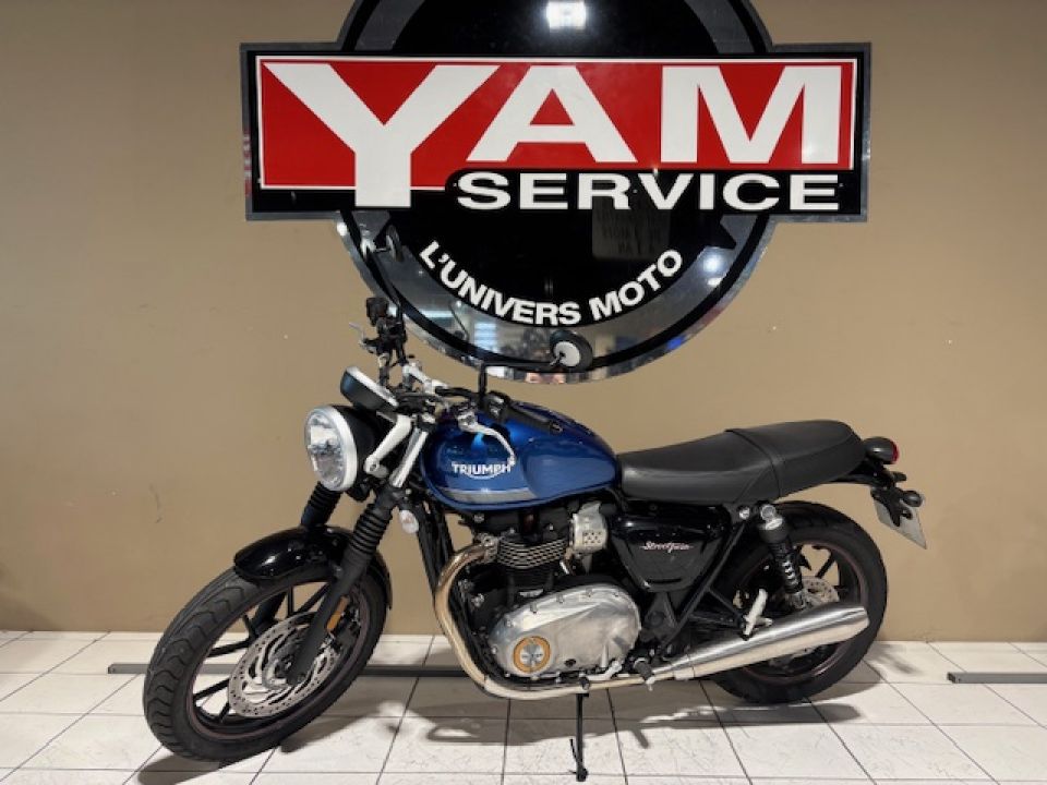 TRIUMPH STREET TWIN  900 4