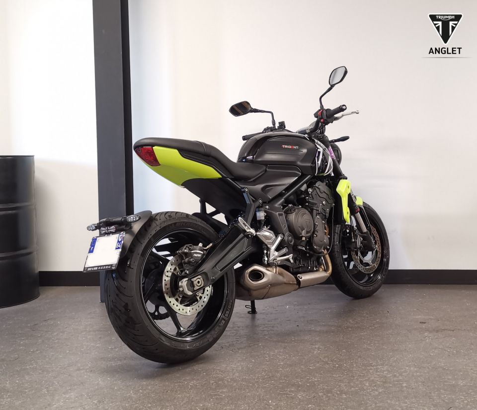TRIUMPH TRIDENT 660 4
