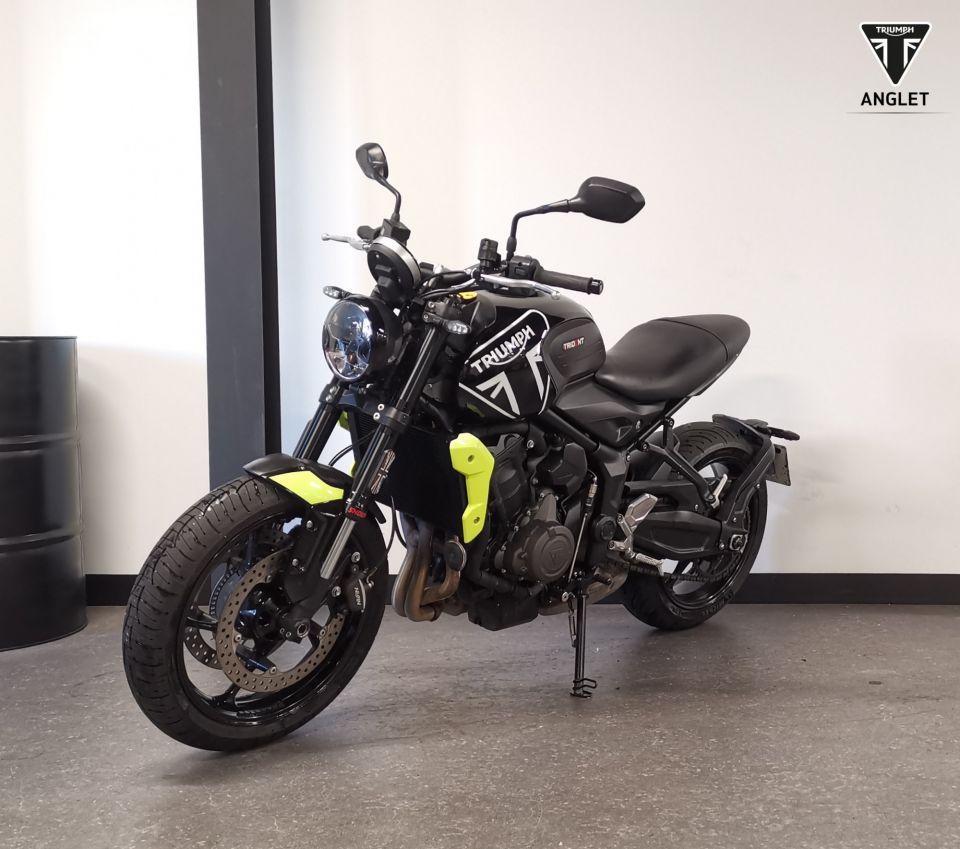 TRIUMPH TRIDENT 660 4