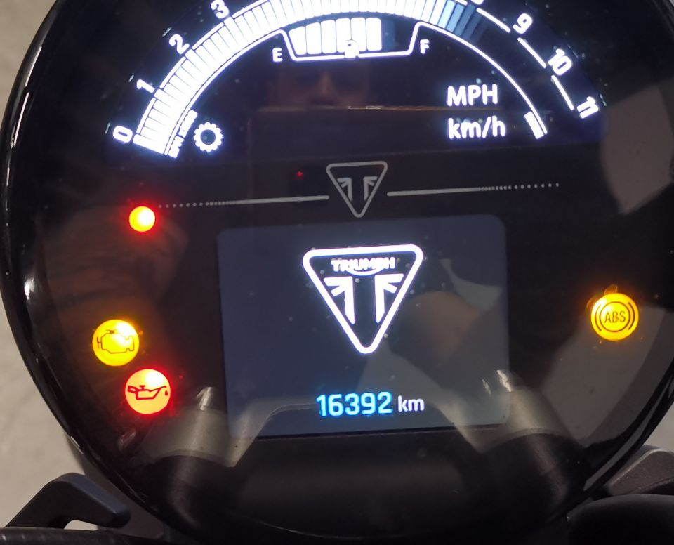 TRIUMPH TRIDENT 660 4