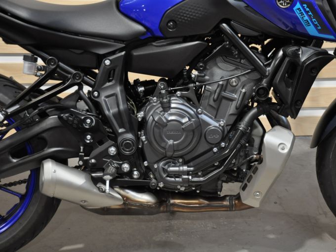 YAMAHA MT-07 (47.5CV) 4