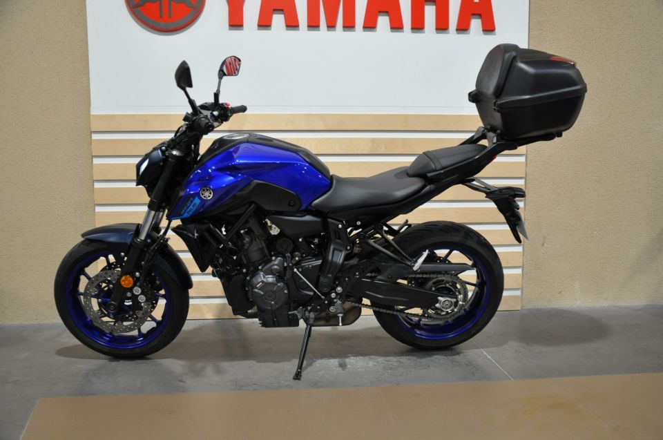 YAMAHA MT-07 (47.5CV) 4