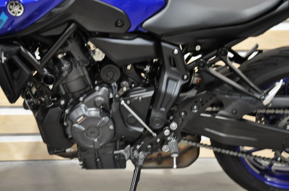 YAMAHA MT-07 (47.5CV) 4