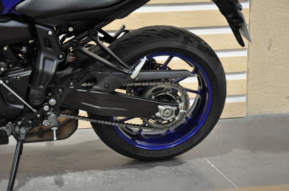 YAMAHA MT-07 (47.5CV) 4