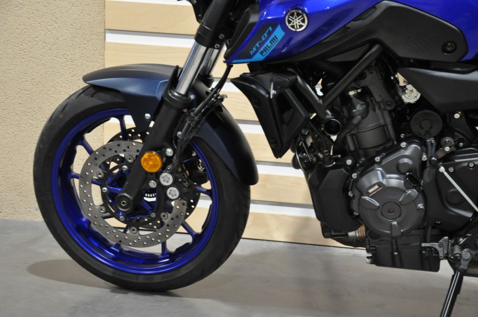 YAMAHA MT-07 (47.5CV) 4