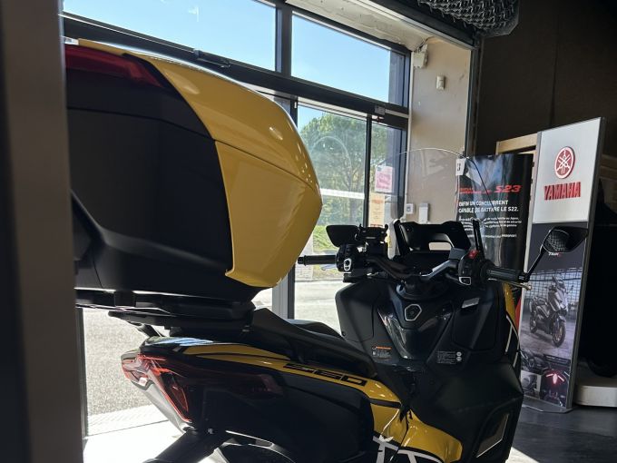 YAMAHA XP T-MAX 560 TECH MAX 4
