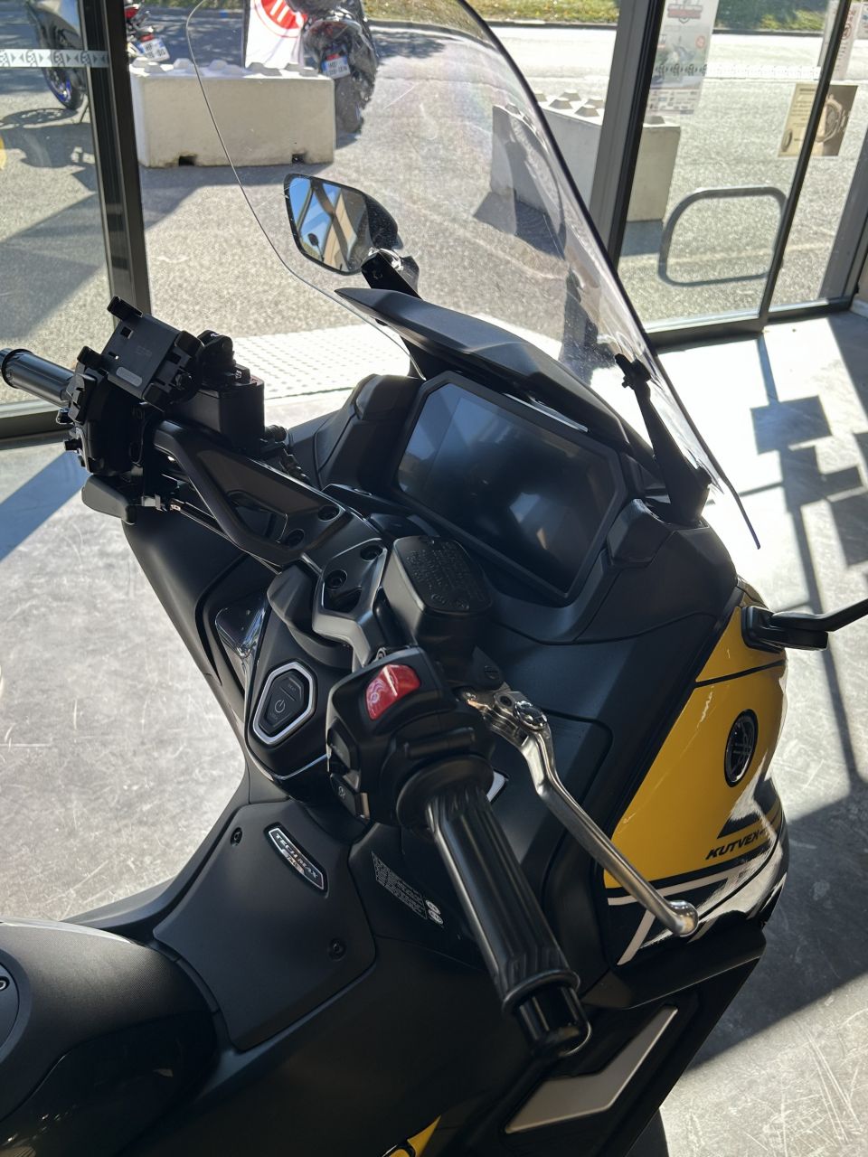 YAMAHA XP T-MAX 560 TECH MAX 4