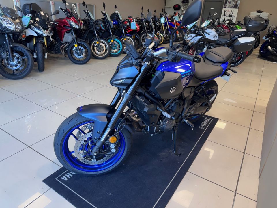 YAMAHA MT-07 Y-AMT 4