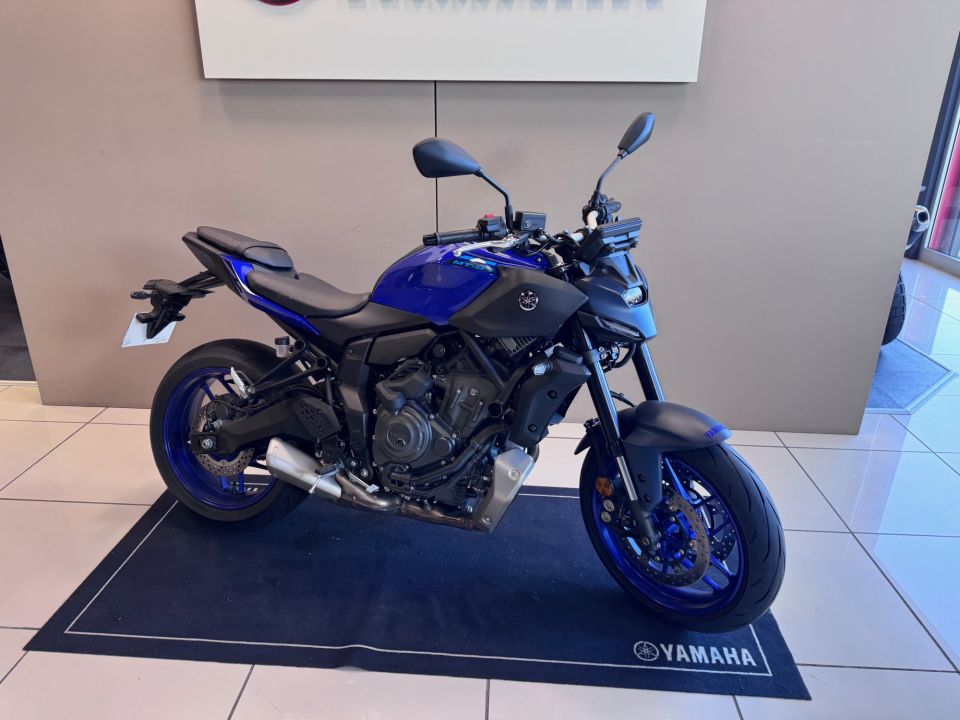 YAMAHA MT-07 Y-AMT 4
