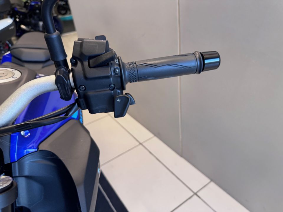 YAMAHA MT-07 Y-AMT 4