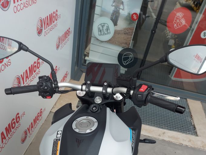 YAMAHA MT-07 Y-AMT 4