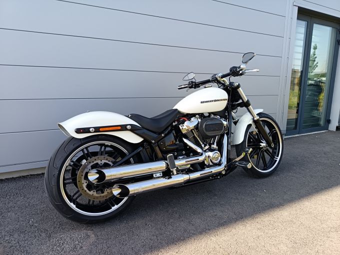 HARLEY-DAVIDSON SOFTAIL BREAKOUT 1868 4
