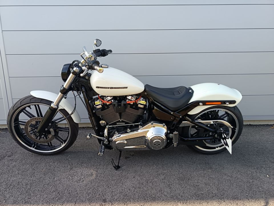 HARLEY-DAVIDSON SOFTAIL BREAKOUT 1868 4